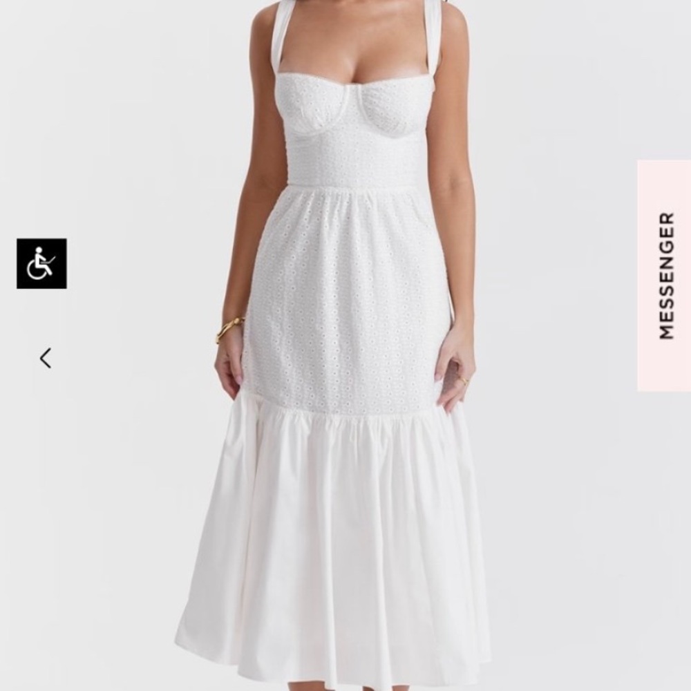 House of CB ELIA
WHITE BRODERIE ANGLAISE MIDI SUNDRESS